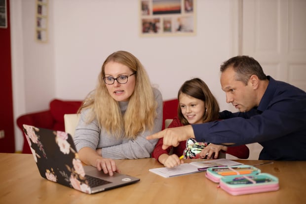 como elegir la mejor cuenta de ahorro para tus hijos