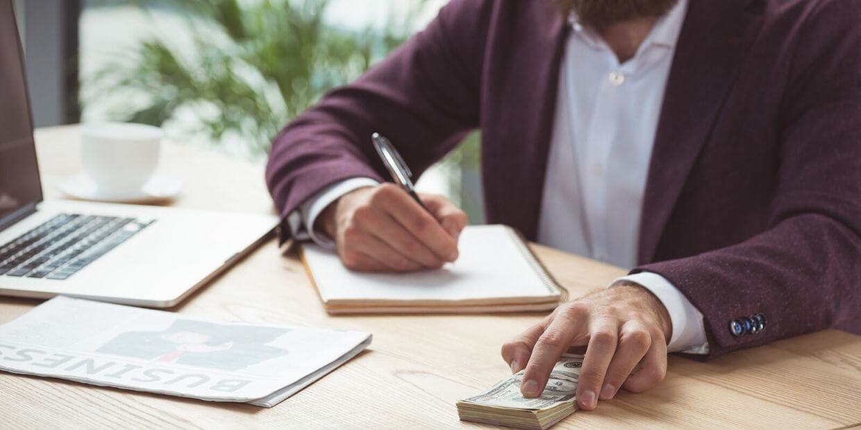 4 consejos para no perder dinero cuando el dólar sube y baja